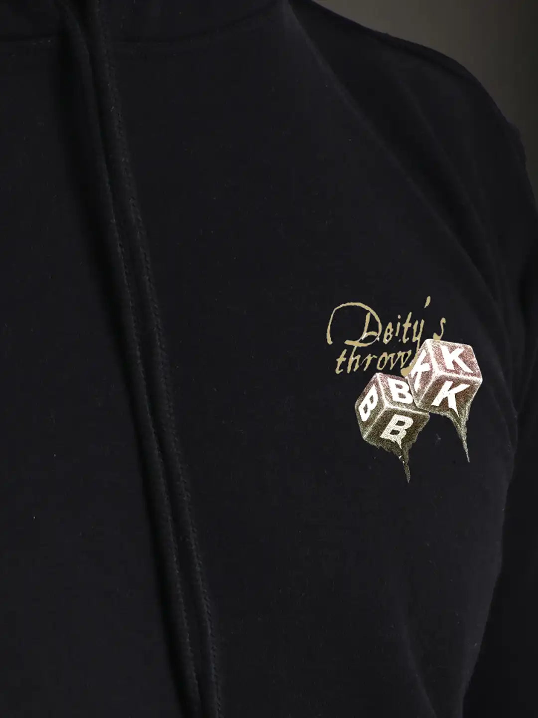 𝐃𝐞𝐢𝐭𝐲’𝐬 𝐓𝐡𝐫𝐨𝐰 𝐃𝐢𝐜𝐞 Regular Hoodie